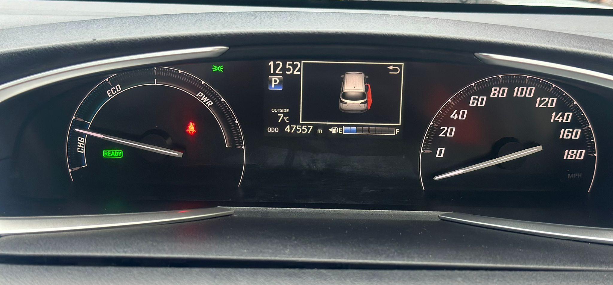 Toyota **SOLD** Sienta - Hybrid 1.5 VVhT CVT 5dr 7 Seats Image
